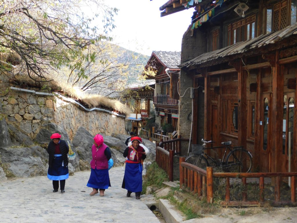 雲南省・香格里拉（シャングリラ）の写真　心中の日月-5