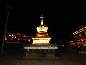 雲南省・香格里拉（シャングリラ）の写真　心中の日月-6