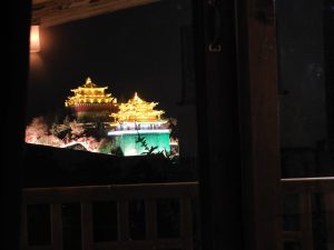 雲南省・香格里拉（シャングリラ）の写真　心中の日月-7