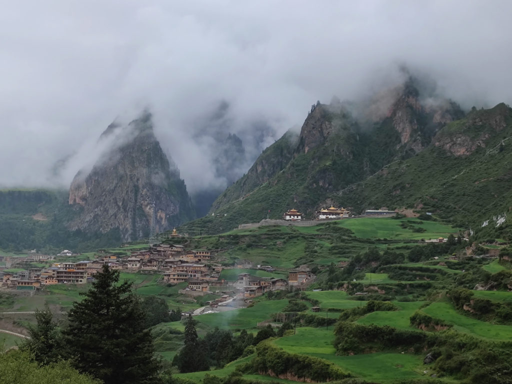 甘粛省・扎ガ那（ツァガナ）の写真　神仙が住む天上のツァガナ-2