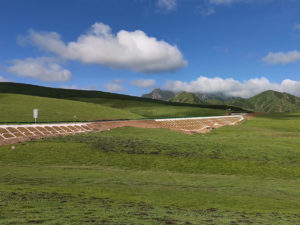 甘粛省・国道345号と黄河の写真　母なる黄河を渡り国道345号を行く-7