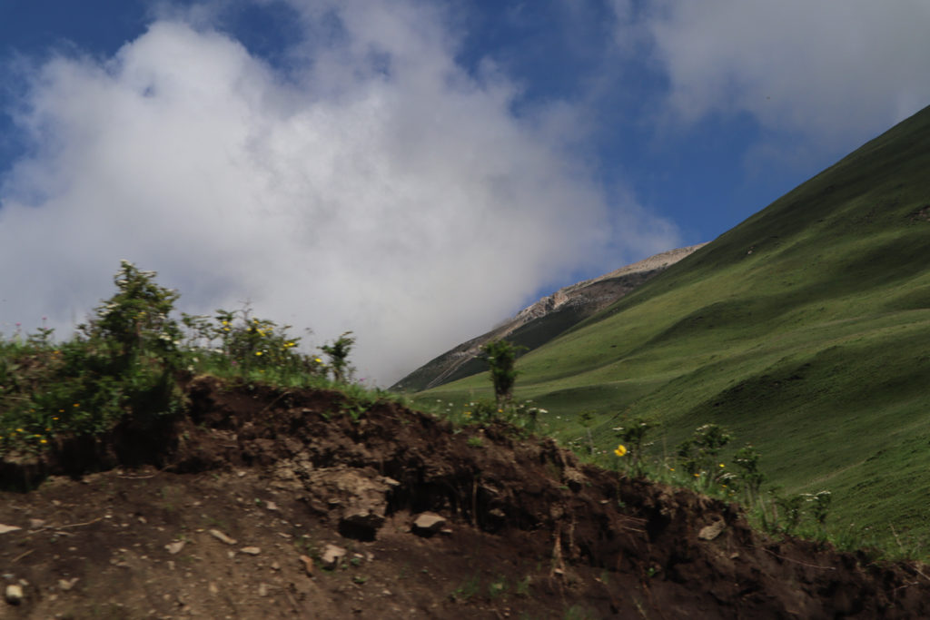 甘粛省・国道345号と黄河の写真 母なる黄河を渡り国道345号を行く2-5