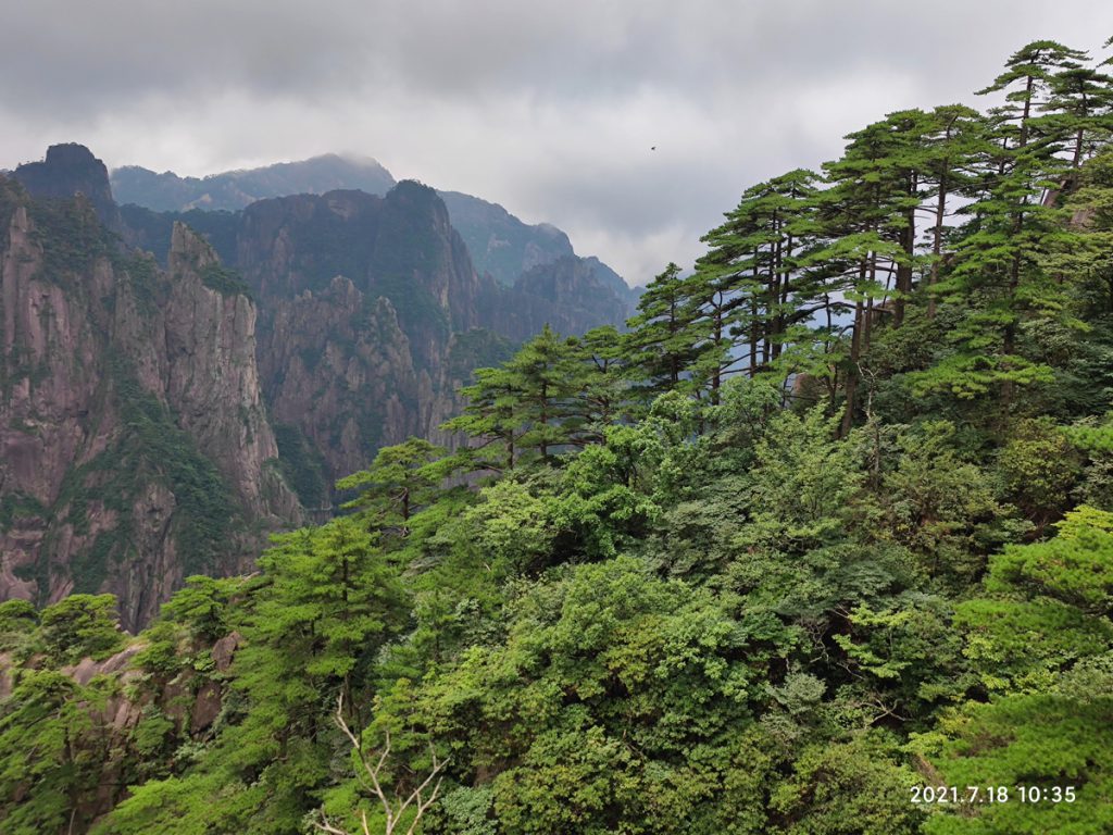 安徽省・黄山の写真 “天井図画”の奇岩の地4-2