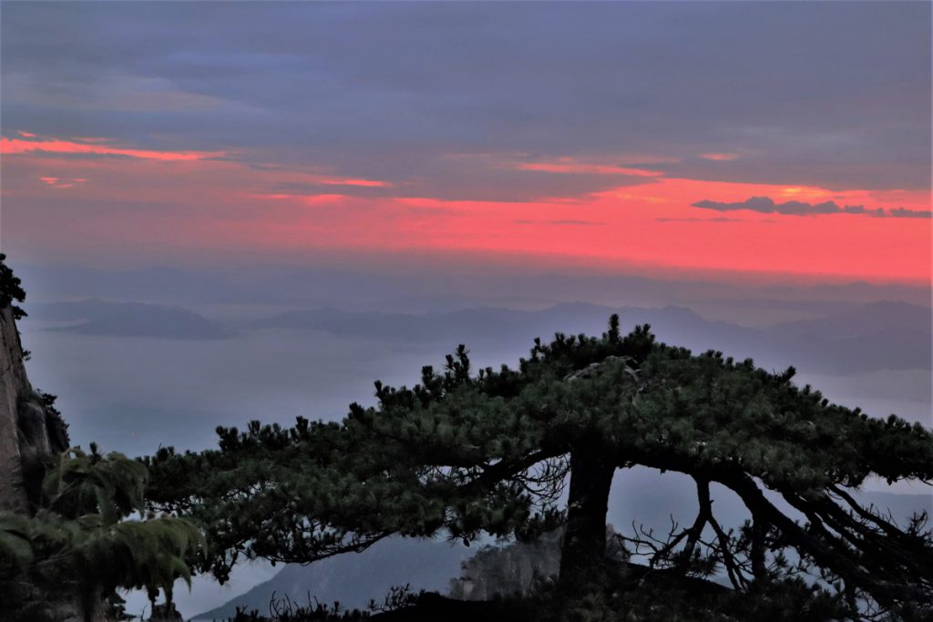 安徽省・黄山の写真 “天井図画”の奇岩の地4-5