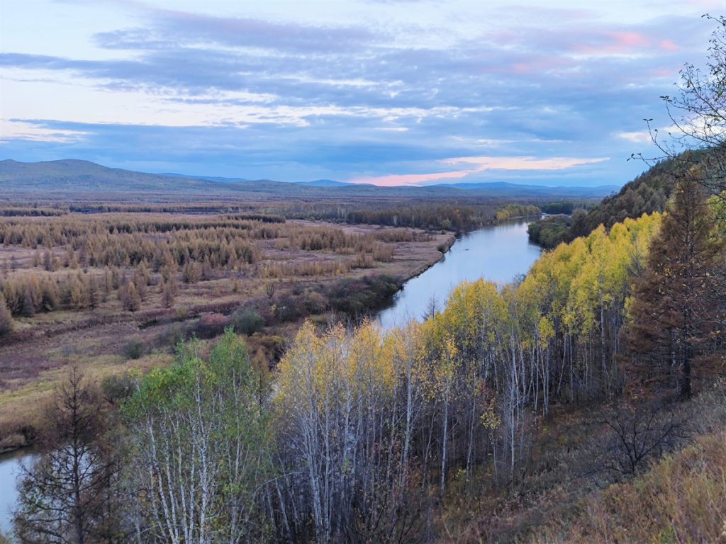 内蒙古自治区・呼倫貝尓大草原と大興安嶺の写真　大興安嶺の秋3-1