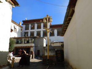 雲南省・香格里拉郊外 （松贊寺、納帕海、普達措国家公園）の写真　失われた地平線を求めて-10