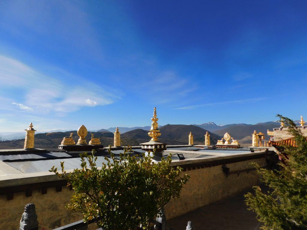 雲南省・香格里拉郊外 （松贊寺、納帕海、普達措国家公園）の写真　失われた地平線を求めて-2