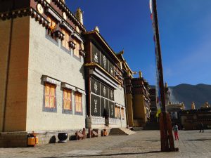 雲南省・香格里拉郊外 （松贊寺、納帕海、普達措国家公園）の写真　失われた地平線を求めて-8