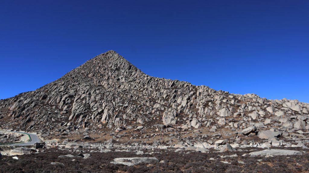 四川省・格聶（グニエ）神山の写真　神山を仰ぎ格聶（グニエ）南綫を行く-4