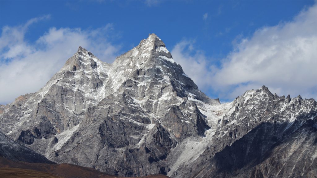 四川省・の写真　神山を仰ぎ格聶（グニエ）南綫を行く2-5