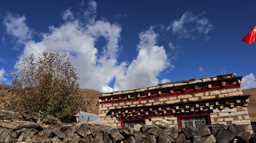 四川省・の写真 神山を仰ぎ格聶(グニエ)南綫を行く6-4