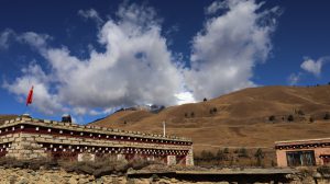 四川省・の写真 神山を仰ぎ格聶(グニエ)南綫を行く6-7