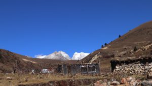 四川省・の写真 神山を仰ぎ格聶(グニエ)南綫を行く6-8