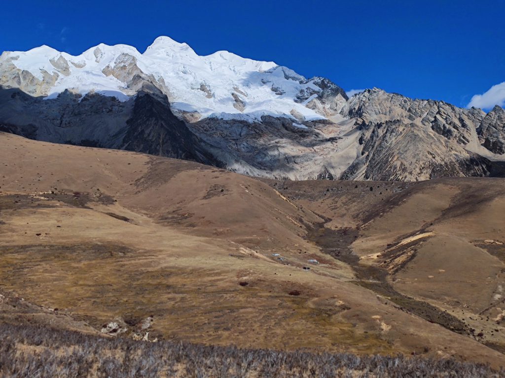 四川省・の写真　神山を仰ぎ格聶（グニエ）南綫を行く7-3