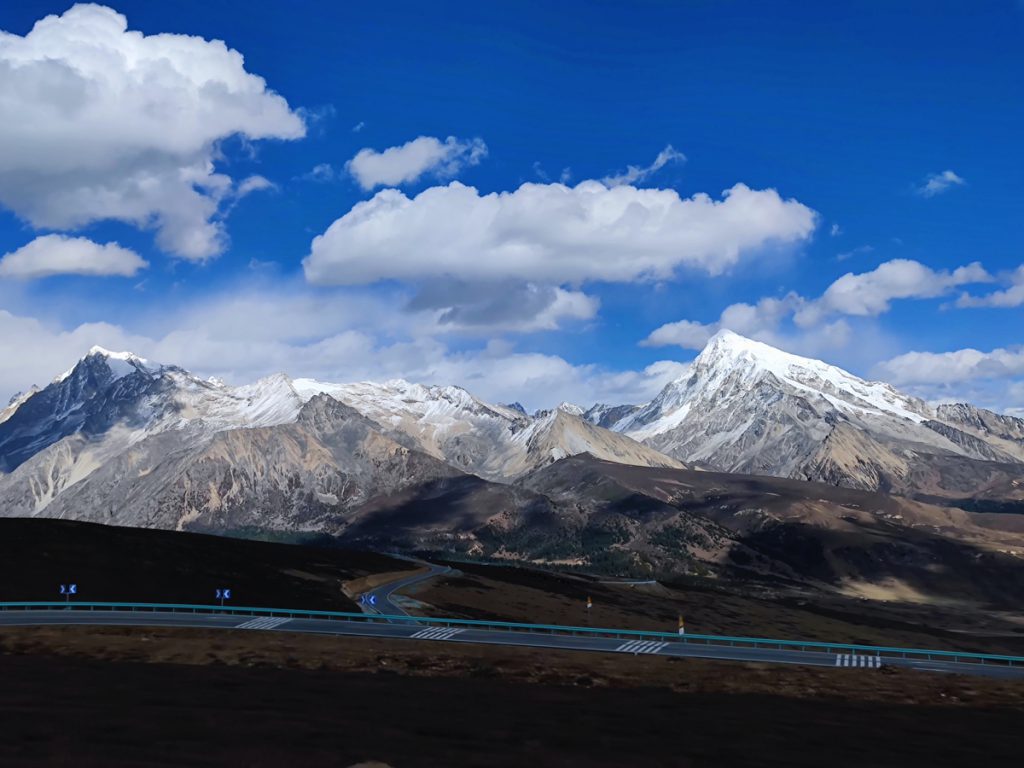 四川省・扎瓦拉峠・巴塘・理塘の写真　海抜5千ｍの扎瓦拉峠を越え巴搪、理塘へ-3