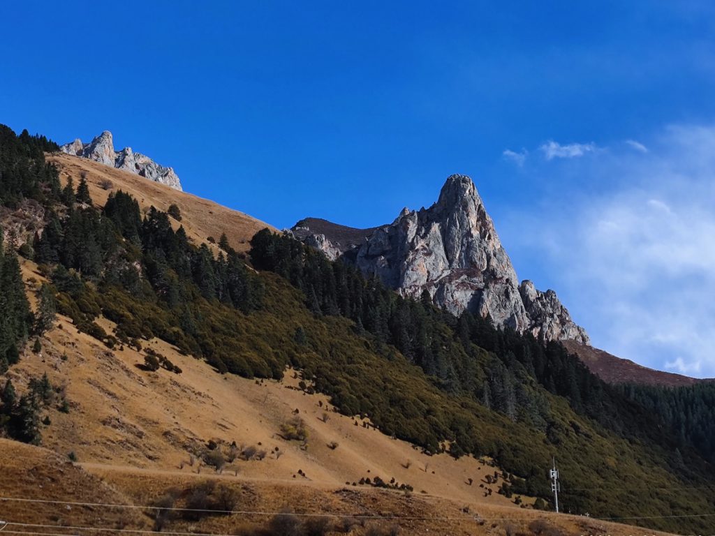 四川省・の写真　海抜5千ｍの扎瓦拉峠を越え巴搪、理塘へ2-5