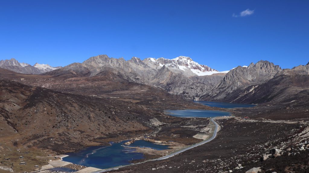 四川省・の写真 海抜5千mの扎瓦拉峠を越え巴搪、理塘へ5-1