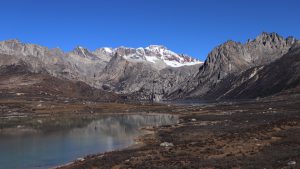 四川省・の写真 海抜5千mの扎瓦拉峠を越え巴搪、理塘へ5-8