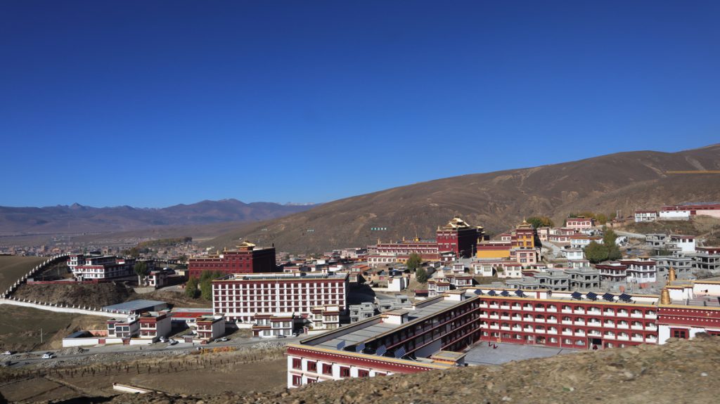 四川省・の写真 海抜5千mの扎瓦拉峠を越え巴搪、理塘へ6-2