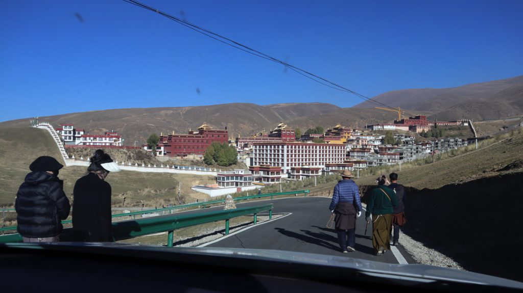 四川省・の写真 海抜5千mの扎瓦拉峠を越え巴搪、理塘へ6-3