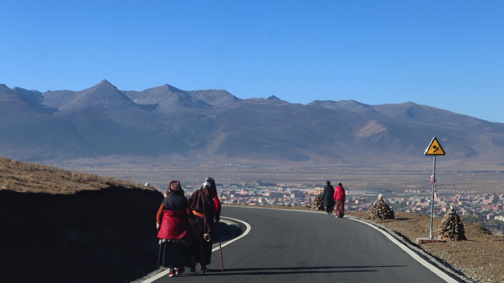 四川省・の写真 海抜5千mの扎瓦拉峠を越え巴搪、理塘へ6-4