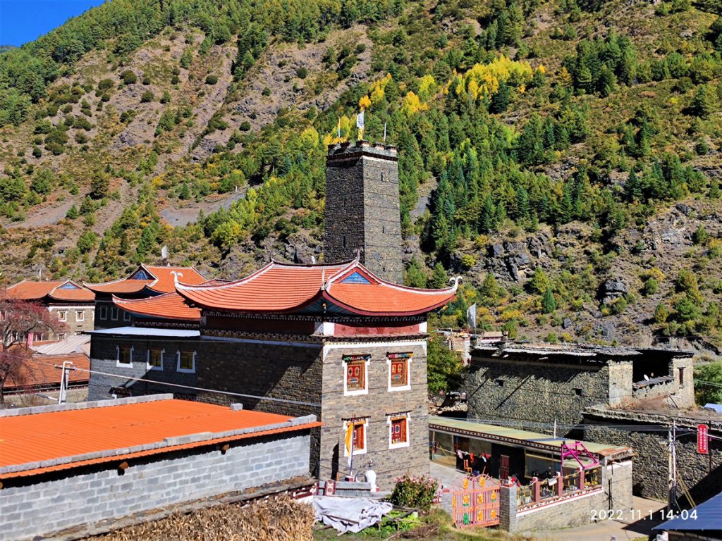 四川省・冷嘎措、楽山大仏の写真　貢嘎崇拝-1