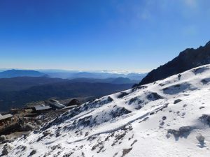 雲南省・玉龍雪山／玉龍雪山と藍月谷／麗江古城の写真　古城と神の雪山-6