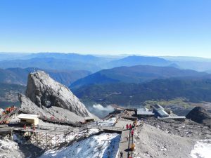 雲南省・玉龍雪山／玉龍雪山と藍月谷／麗江古城の写真　古城と神の雪山-9