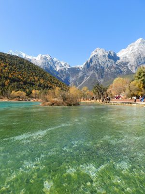 雲南省・玉龍雪山、玉龍雪山と藍月谷、麗江古城の写真　古城と神の雪山2-10