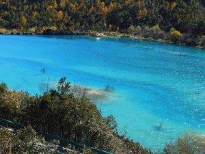 雲南省・玉龍雪山、玉龍雪山と藍月谷、麗江古城の写真　古城と神の雪山2-9