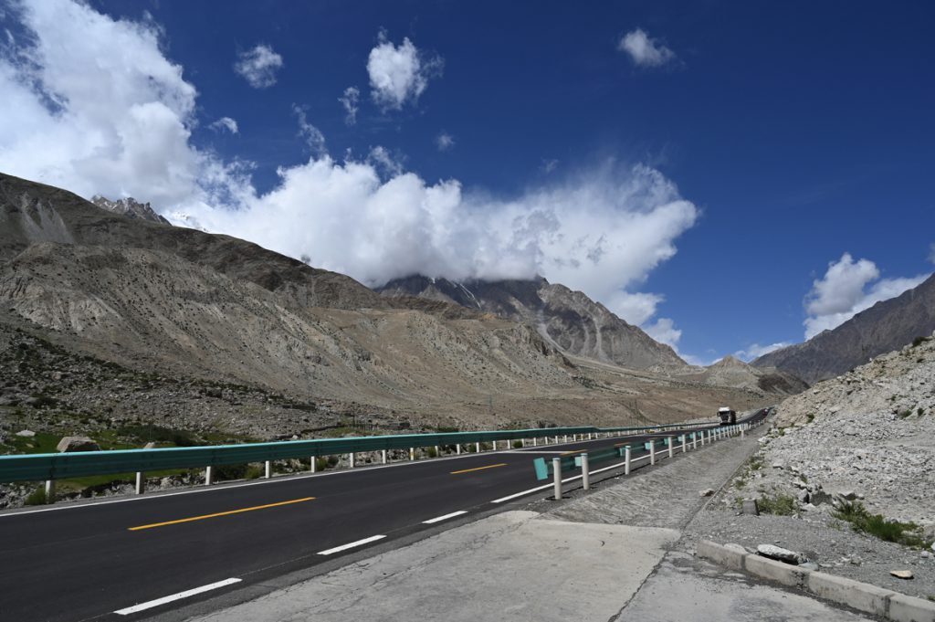 新疆ウィグル自治区・白沙湖・カラクリ湖の写真　パミールの宝石-5