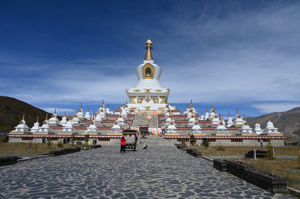 四川省・措普溝（ツォプコウ）と巴巴（ババ）海の写真　亞丁から白玉へ-1