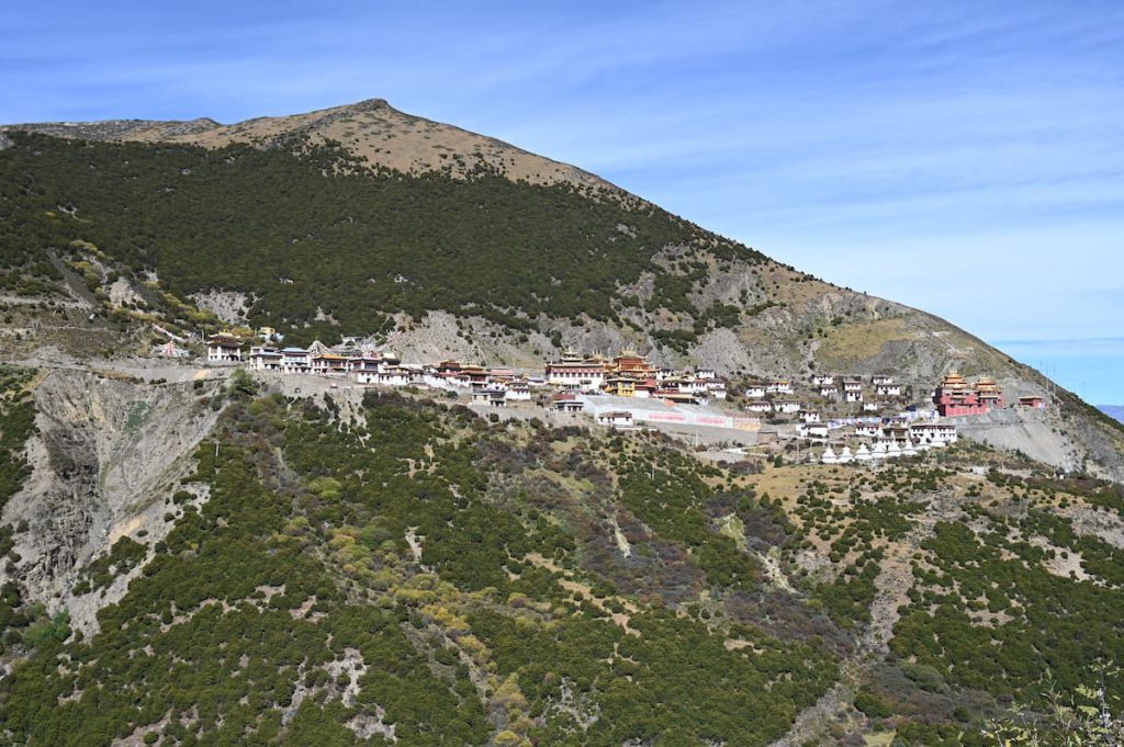 四川省・措普溝（ツォプコウ）と巴巴（ババ）海の写真　亞丁から白玉へ-2