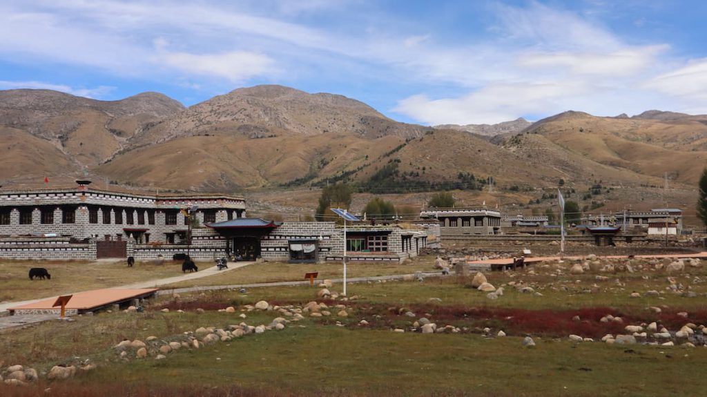 四川省・措普溝（ツォプコウ）と巴巴（ババ）海の写真　亞丁から白玉へ-5