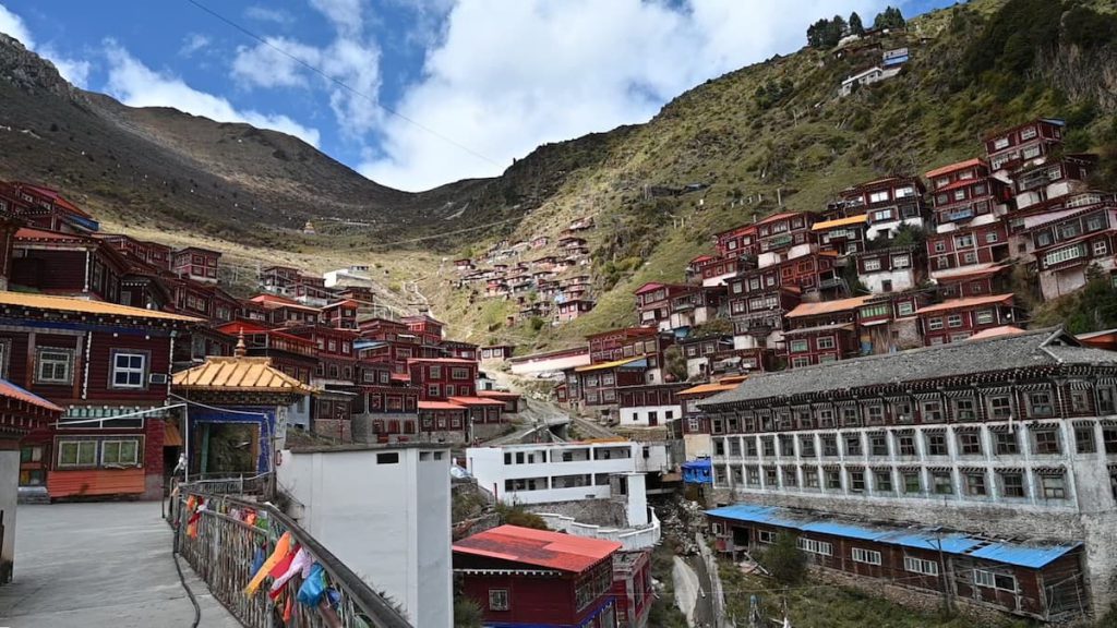 四川省・十明佛学院と白玉寺の写真　海抜５千mの仏教学院-2
