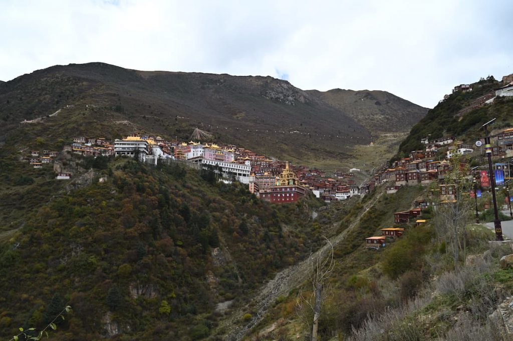 四川省・十明佛学院と白玉寺の写真　海抜５千mの仏教学院-3