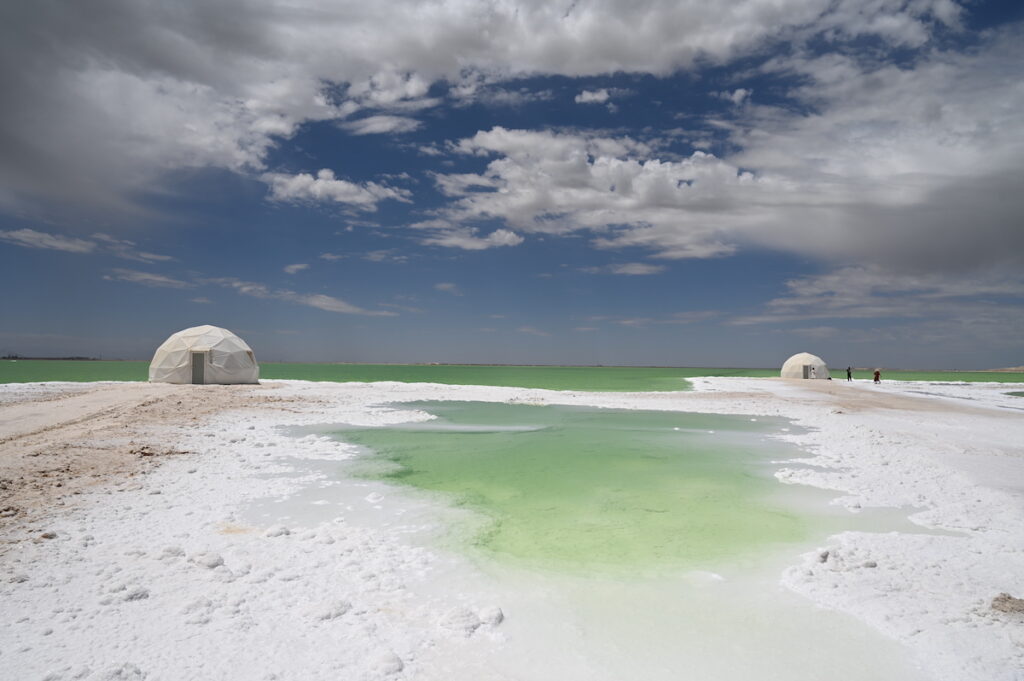 青海省・の写真 太陽と水と塩の神秘4-3