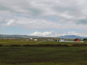 新疆ウィグル自治区・蘭州から烏魯木斉へ 烏魯木斉 ジュンガル盆地 砂漠の道 カナスへの玄関、布爾津 阿勒泰の深緑の谷の写真　烏魯木斉（ウルムチ）からカナスへ6-9