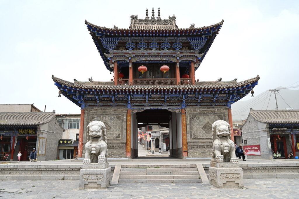 青海省・丹ガ尓（タンガル）古城／西寧塔尓寺／西寧駱駝寺の写真　青海省の明代古城と寺-2