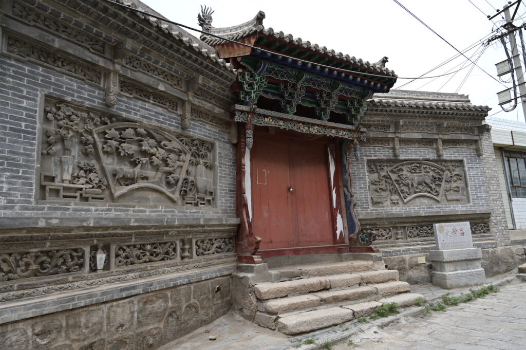 青海省・丹ガ尓（タンガル）古城／西寧塔尓寺／西寧駱駝寺の写真　青海省の明代古城と寺-4