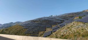 貴州省・黄果樹瀑布／妥楽（トゥオル）村／瑶族の村の写真　カルスト峰の林と古銀杏の村、大瀑布-10