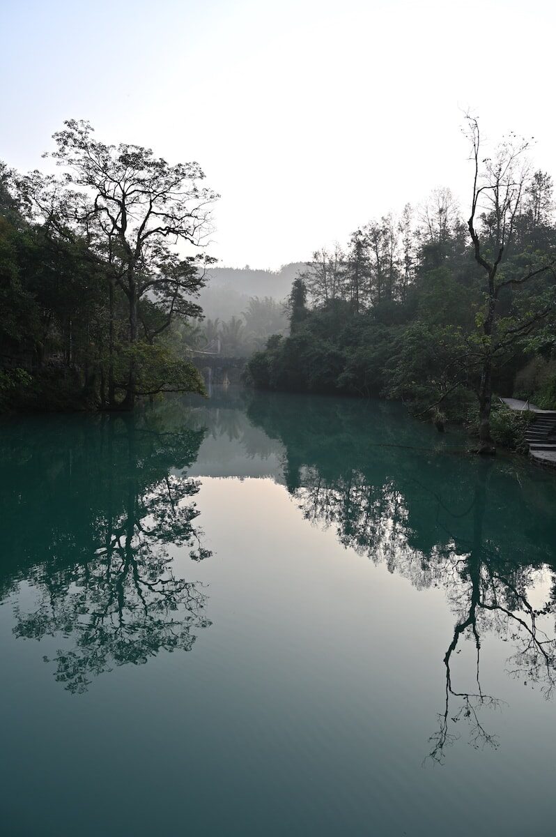 貴州省・茘波（リ－ポ）小七孔／西江千戸苗寨の写真　世界自然遺産の古橋と癒しの峡谷-5