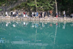 貴州省・茘波（リ－ポ）小七孔／西江千戸苗寨の写真　世界自然遺産の古橋と癒しの峡谷-9