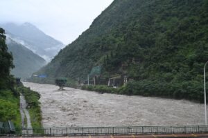 四川省・四姑娘山渓谷、中路蔵寨の写真　四姑娘山（スクニャン山）の渓谷を歩き中路蔵寨を訪ねる-6
