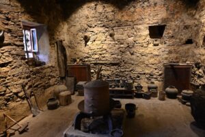 四川省・の写真　四姑娘山（スクニャン山）の渓谷を歩き中路蔵寨を訪ねる10-8