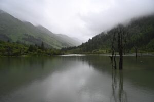四川省・の写真 四姑娘山(スクニャン山)の渓谷を歩き中路蔵寨を訪ねる2-11