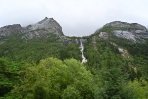 四川省・の写真 四姑娘山(スクニャン山)の渓谷を歩き中路蔵寨を訪ねる3-6