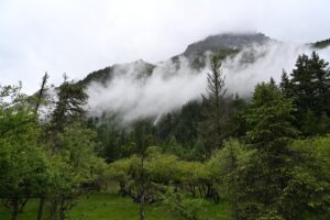 四川省・の写真 四姑娘山(スクニャン山)の渓谷を歩き中路蔵寨を訪ねる3-7