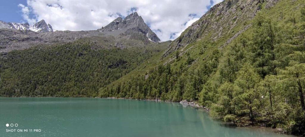 四川省・甲玉拉措、玉科草原、墨石公園、雅安碧峰峡、蒙頂山の写真　甲玉拉措と玉科草原からパンダとお茶の故郷へ-2