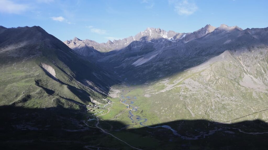 四川省・の写真　甲玉拉措と玉科草原からパンダとお茶の故郷へ2-5